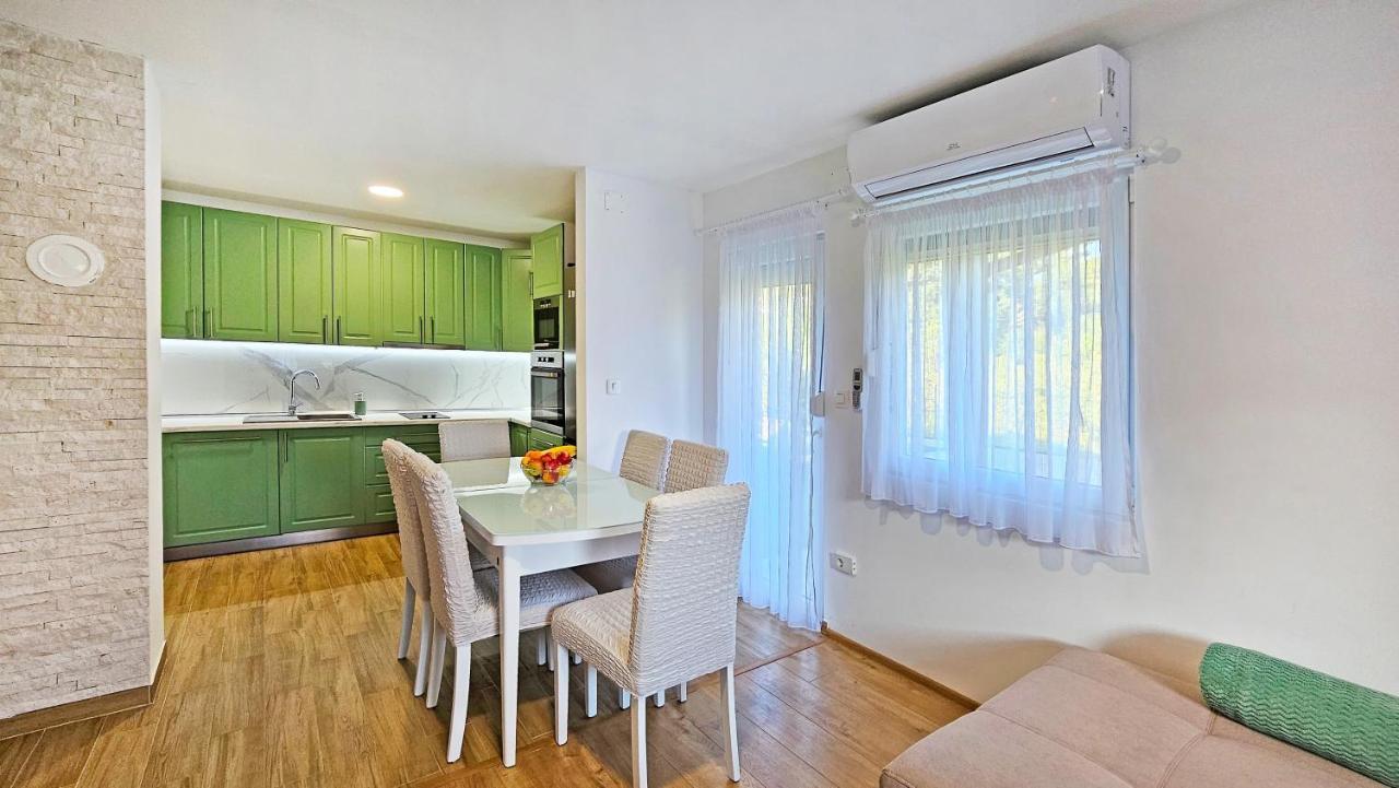 Holiday Home Natura With Private Pool Mostar Extérieur photo