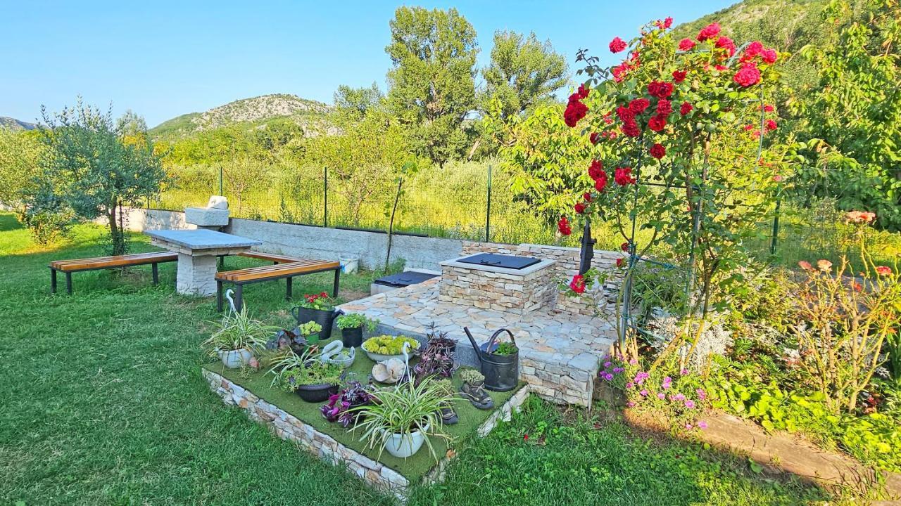 Holiday Home Natura With Private Pool Mostar Extérieur photo