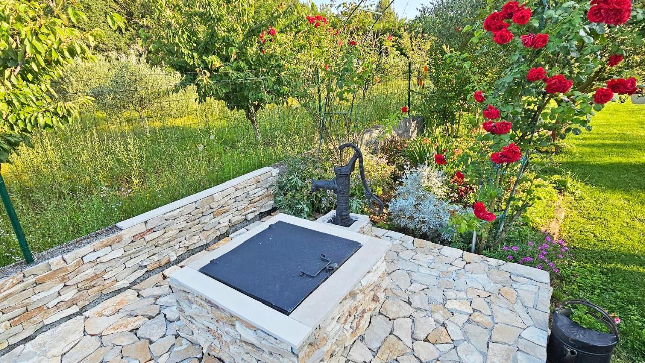 Holiday Home Natura With Private Pool Mostar Extérieur photo